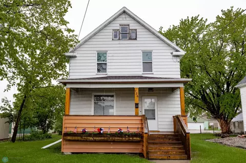 726 College St N, Fargo, ND 58102