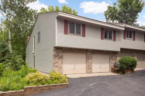 31 Garden Dr, Burnsville, MN 55337