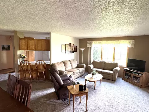 Living - 1102 Travis Rd, Marshall, MN 56258 photo 3 of 5