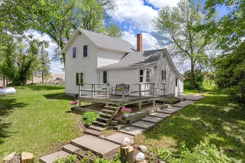 7149 92nd Ave SW, Ellendale, MN 56026
