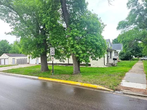 Exterior - 410 E 9th St, Morris, MN 56267 photo 8 of 9