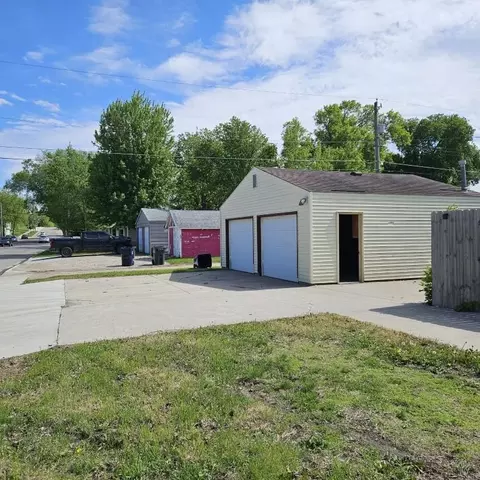 Exterior - 410 E 9th St, Morris, MN 56267 photo 5 of 9