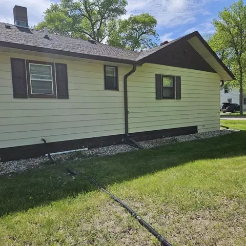 Exterior - 410 E 9th St, Morris, MN 56267 photo 7 of 9