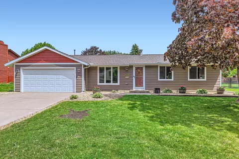 8210 Comstock Way, Inver Grove Heights, MN 55076
