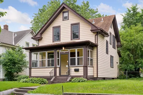 884 Thomas Ave, Saint Paul, MN 55104