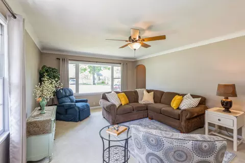 613 9th St NW, Faribault, MN 55021 photo 5