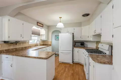 613 9th St NW, Faribault, MN 55021 photo 8