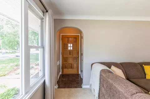 613 9th St NW, Faribault, MN 55021 photo 4