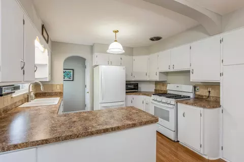 613 9th St NW, Faribault, MN 55021 photo 9