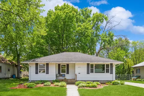 613 9th St NW, Faribault, MN 55021
