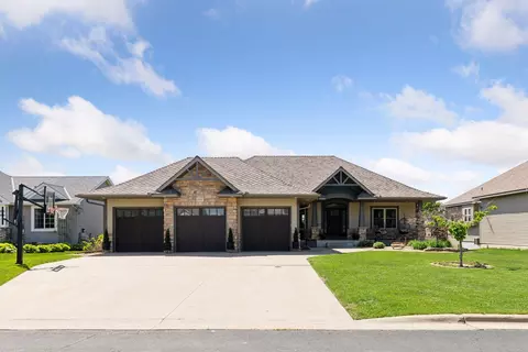 1431 10th Street Cir SE, New Prague, MN 56071