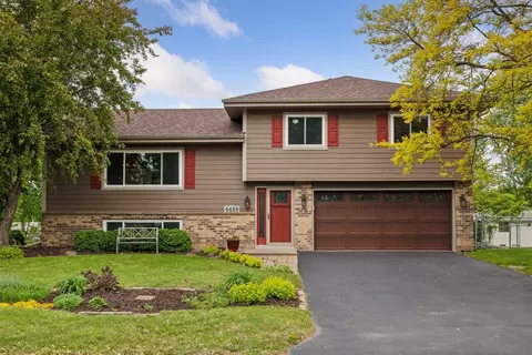 4499 Oakhurst Ave, Vadnais Heights, MN 55127