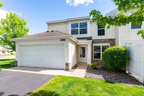 4960 149th St N #6, Hugo, MN 55038