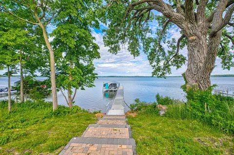 115 Lakeshore Cir, Waconia, MN 55387