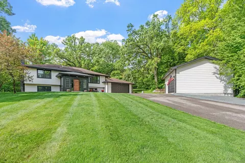 8150 Wildwood Rd, Waconia, MN 55387