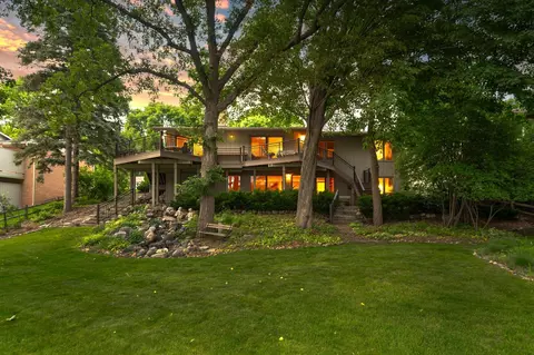 451 Reflection Rd, Apple Valley, MN 55124