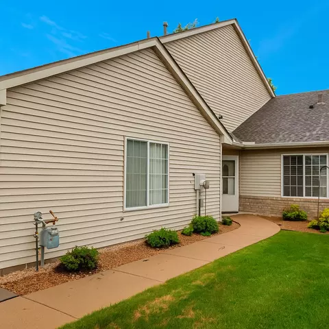 7900 Forest Blvd #D, Woodbury, MN 55125