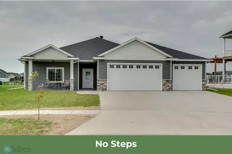 1908 65th Ave S, Fargo, ND 58104