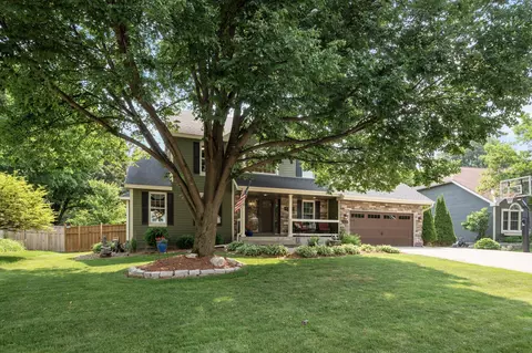 8813 Stanley Trl, Eden Prairie, MN 55347