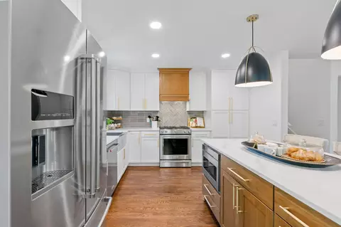 Kitchen - 1 Maclynn Rd, Excelsior, MN 55331 photo 6 of 11