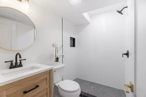 Bath - 1 Maclynn Rd, Excelsior, MN 55331 photo 6 of 8