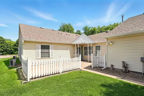 6908 Inverness Trl #32, Inver Grove Heights, MN 55077
