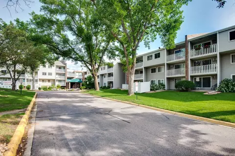 1601 Innsbruck Dr #203, Fridley, MN 55432