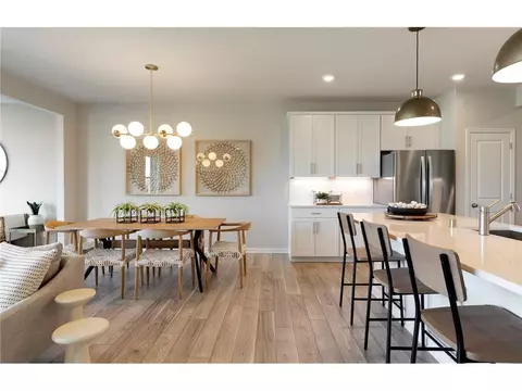 17905 Genoa Dr, Lakeville, MN 55044
