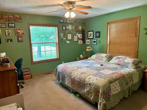Bedroom - 10696 Leaf River Rd, Wadena, MN 56482 photo 2 of 6