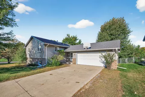 9800 Ilex St NW, Coon Rapids, MN 55433