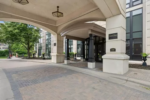 500 E Grant St #2107, Minneapolis, MN 55404