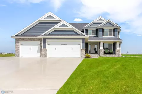 4533 38 12 Ave N, Fargo, ND 58102