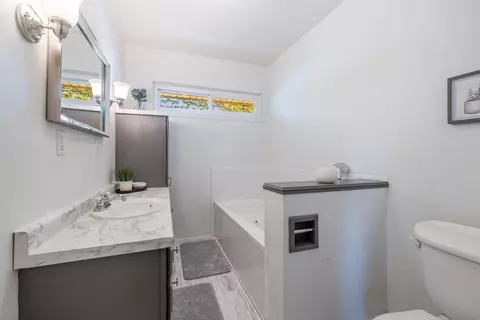 Bath - 3901 4th Ave E, Hibbing, MN 55746 photo 2 of 2