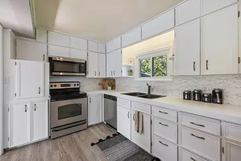 Kitchen - 3901 4th Ave E, Hibbing, MN 55746 photo 1 of 3