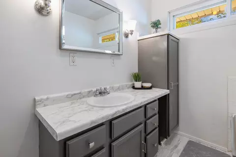 Bath - 3901 4th Ave E, Hibbing, MN 55746 photo 1 of 2