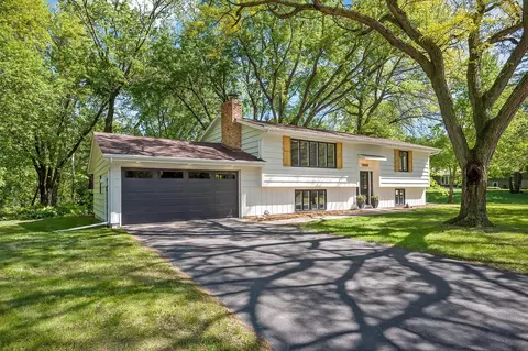 18120 27th Ave N, Plymouth, MN 55447