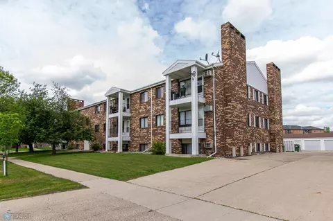 331 Prairiewood Cir S #304, Fargo, ND 58103