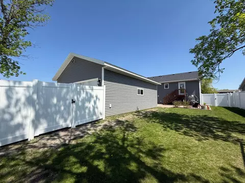 2014 Nelson Dr, Thief River Falls, MN 56701 photo 3