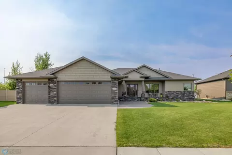 695 20 12 Ave E, West Fargo, ND 58078