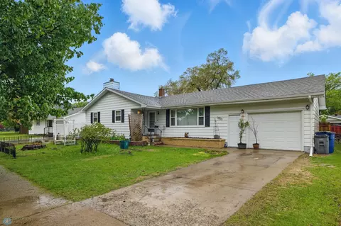 1013 15 12 St N, Moorhead, MN 56560