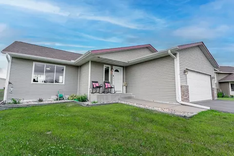 1871 Cypress Trl, New Richmond, WI 54017