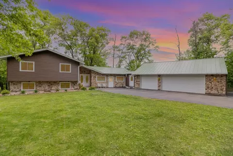 693 Wildwood Pl, Owatonna, MN 55060