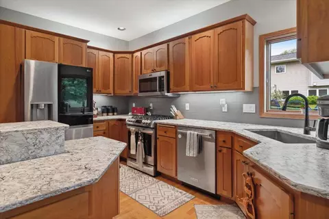 405 August Hills Dr, La Crescent, MN 55947 photo 2