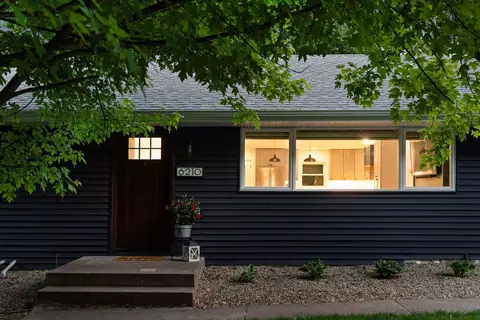 6210 Cardinal Ave, Excelsior, MN 55331