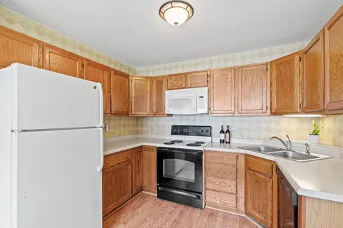 4040 Maureen Dr NE #103, Columbia Heights, MN 55421 photo 14