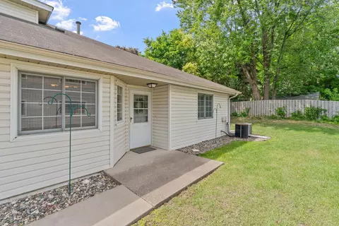 4040 Maureen Dr NE #103, Columbia Heights, MN 55421 photo 4