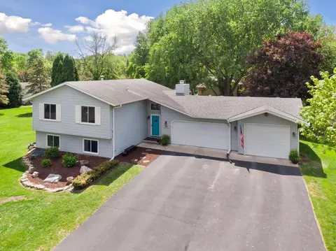 2815 Weston Ln N, Plymouth, MN 55447