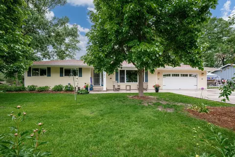 1751 Resthaven Ln, Mound, MN 55364