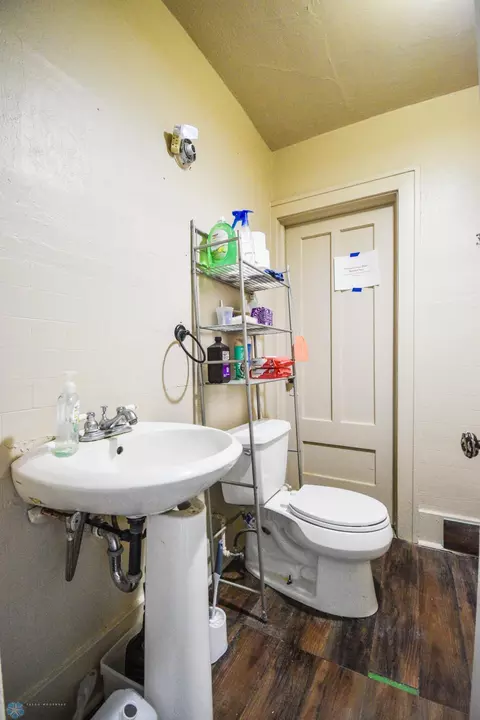 Bath - 505 3rd St, Arthur, ND 58006 photo 2 of 2