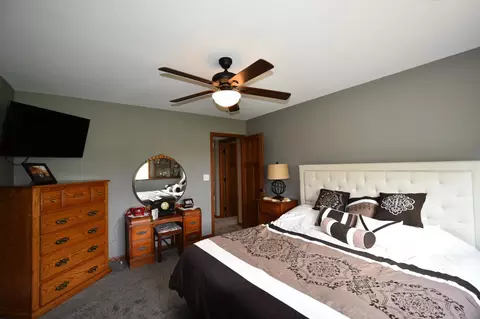 Bedroom - 631 Nelson Dr, Wanamingo, MN 55983 photo 6 of 7
